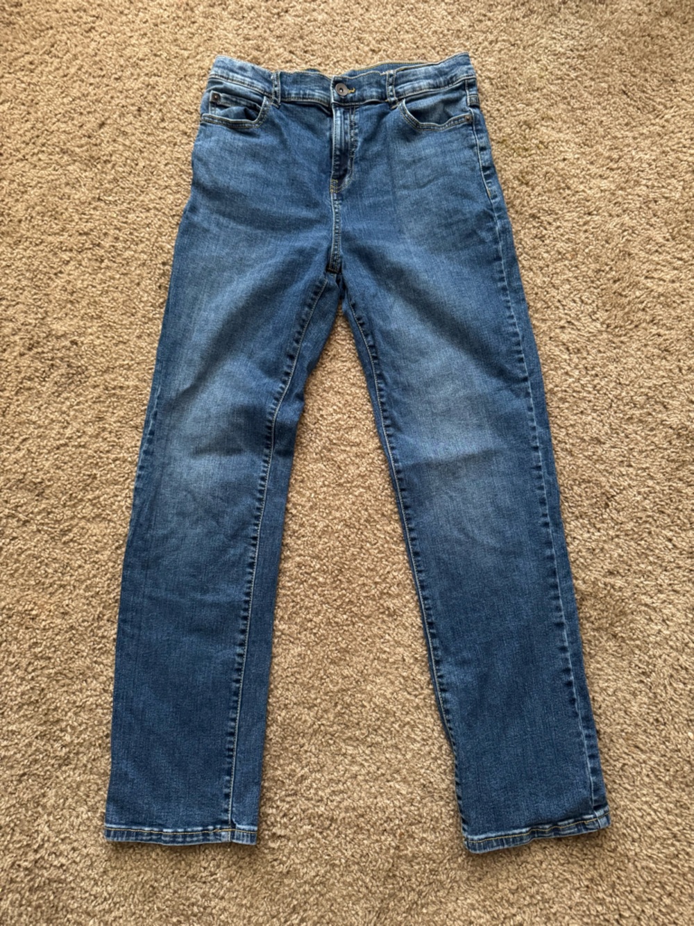 Place Relaxed Stretch Denim Jeans in Blue with Orange Tag - Picture 2 of 4